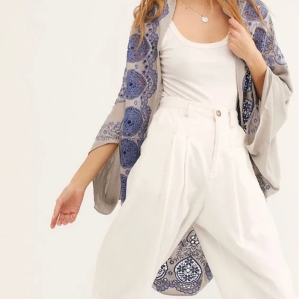 FREE PEOPLE - Catania Blue/ Grey Eyelet Embroidered Cocoon Shawl Kimono